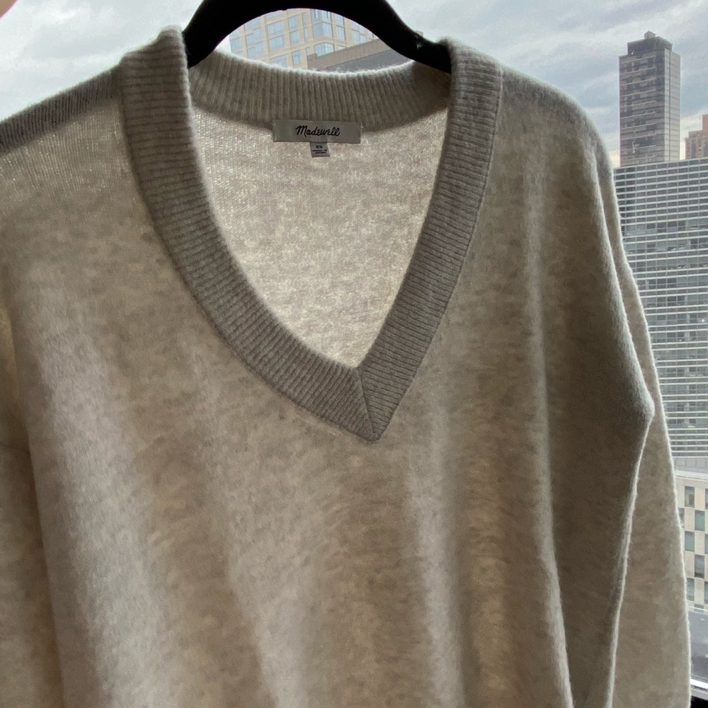 Madewell Bartlett V Neck Sweater - Light Grey